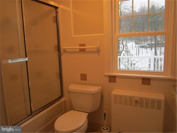 700 Church Road Reading, PA 19607 - Photo 16 of 24 Bathroom