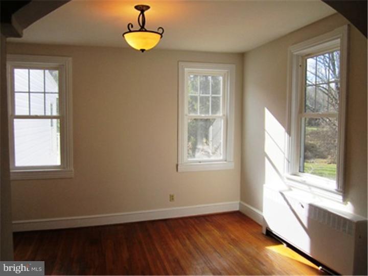 700 Church Road Reading, PA 19607 - Photo 5 of 24 Dining Room