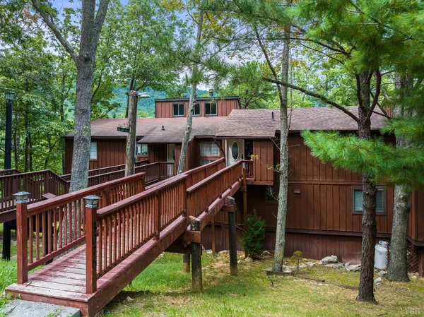 $339,000 | 3076 Kidd Court, Unit 14, McGaheysville, VA 22840