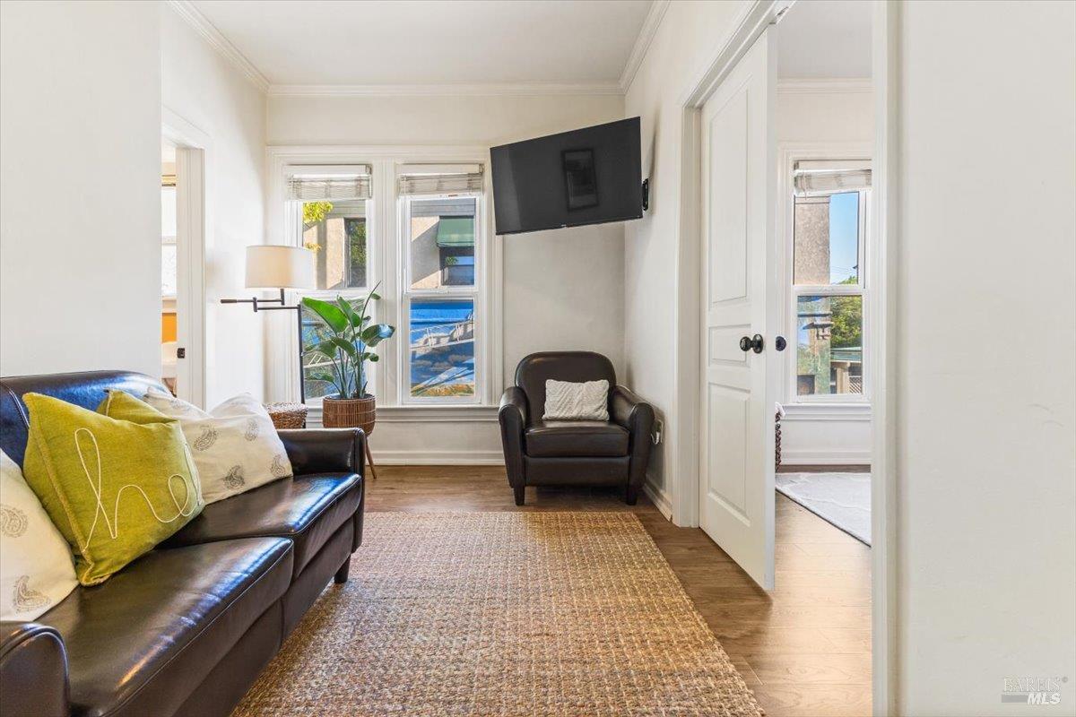 320 Center Street Healdsburg, CA 95448 - Photo 33 of 56 a living room with furniture and a couch