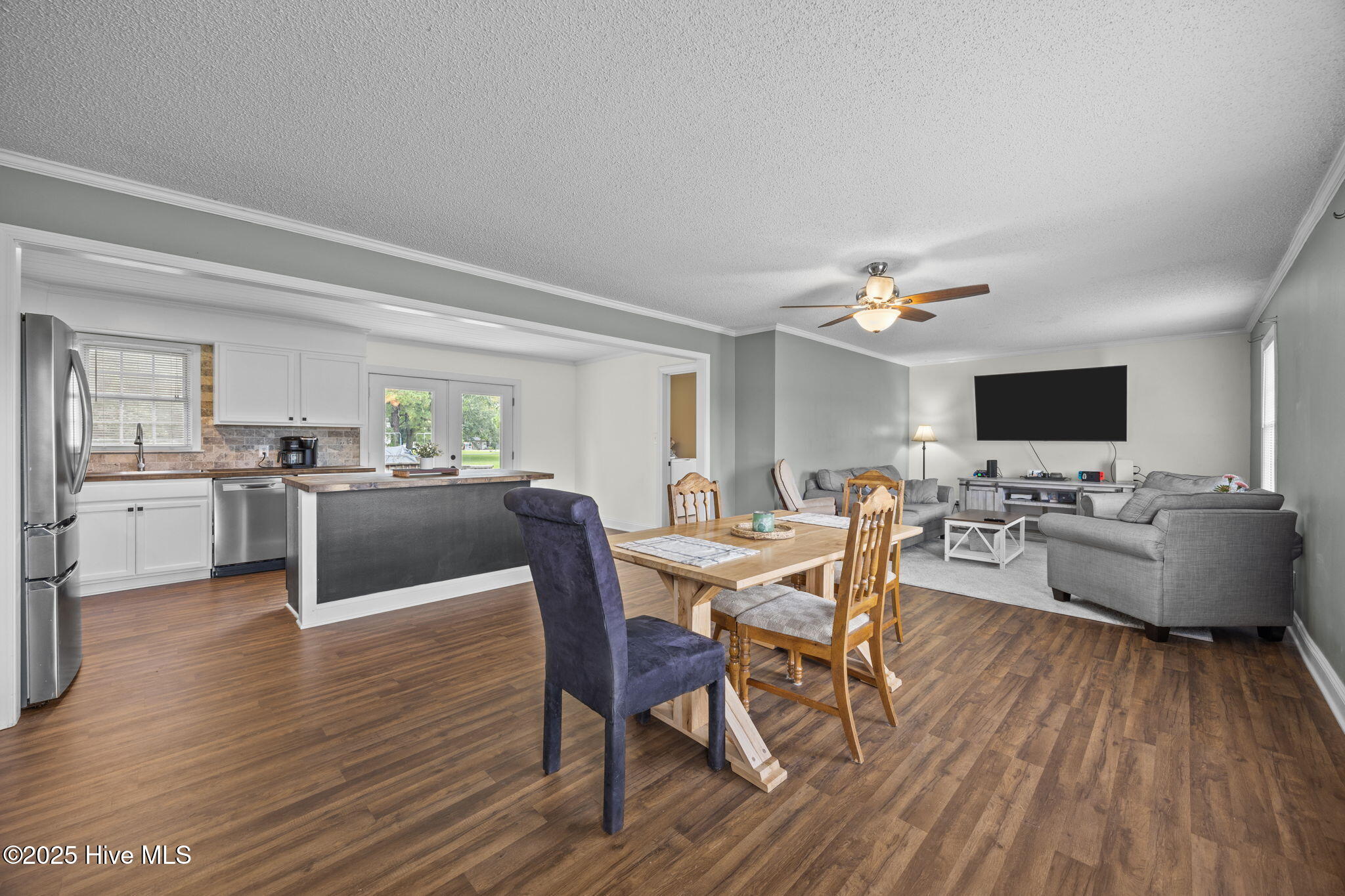 6407 Clarks Neck Road Washington, NC 27889 - Photo 16 of 53 OPEN CONCEPT DINING, LIVING ROOM AND KITCHEN