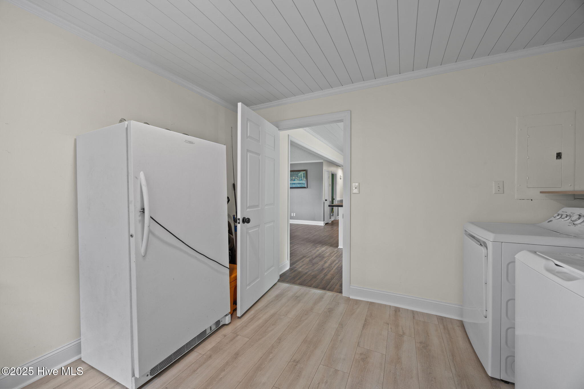 6407 Clarks Neck Road Washington, NC 27889 - Photo 30 of 53 LAUNDRY ROOM