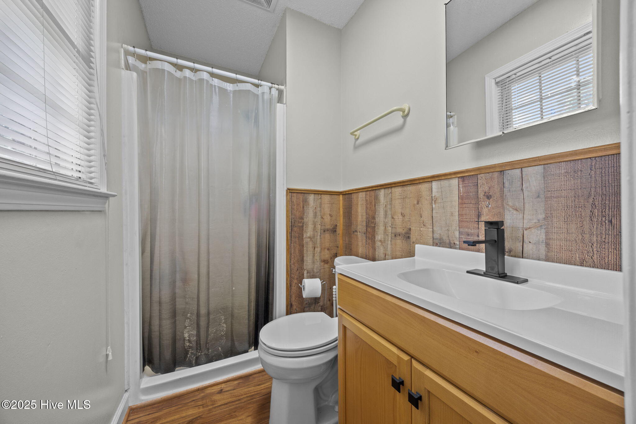 6407 Clarks Neck Road Washington, NC 27889 - Photo 43 of 53 MASTER BATH