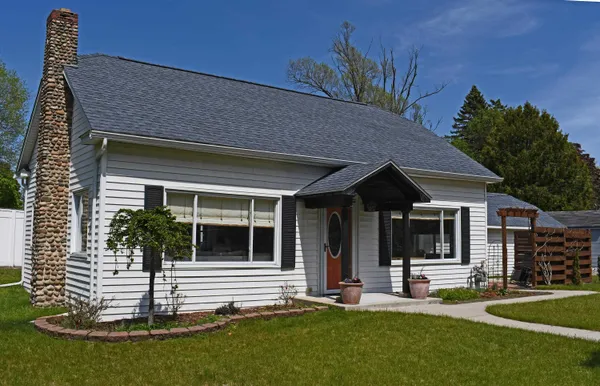$189,900 | 400 Bridge Street, East Tawas, MI 48730