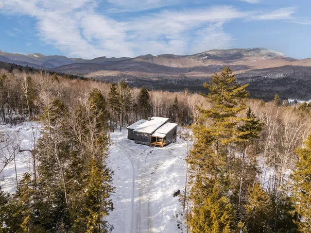 $1,395,000 | 97 Morganite Way, Newry, ME 04261