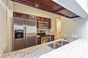 700 Thicket Lane, Unit 704 Houston, TX 77079 - Photo 12 of 44