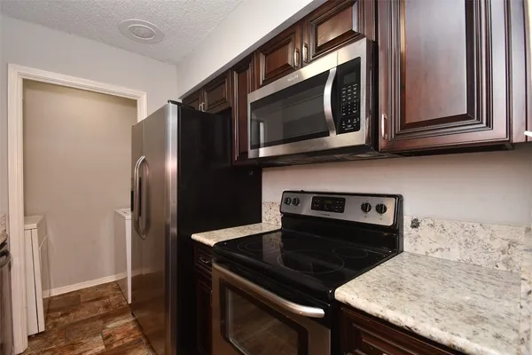 $1,150 | 700 Thicket Lane, Unit 704, Houston, TX 77079