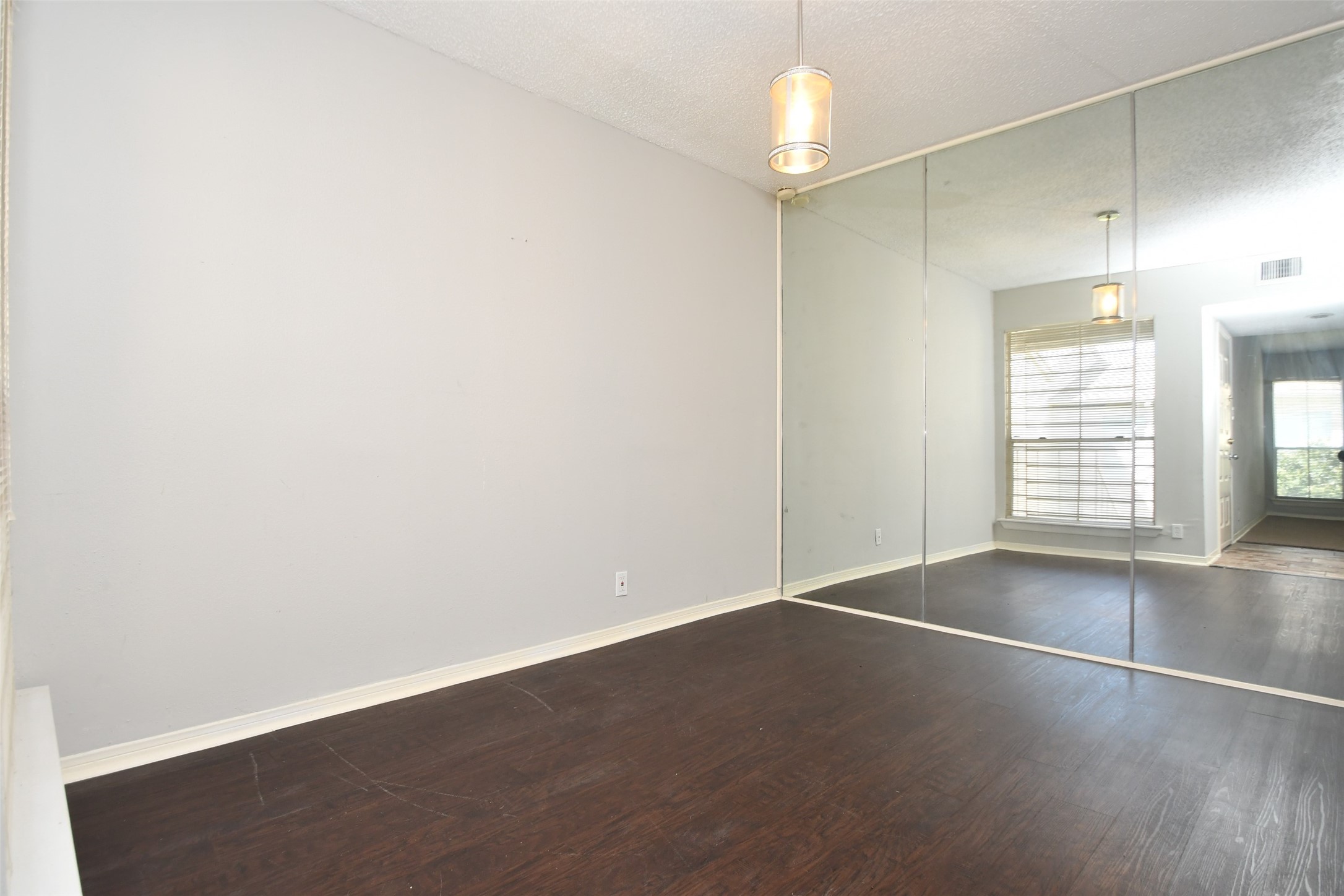 700 Thicket Lane, Unit 704 Houston, TX 77079 - Photo 20 of 44 Dining Room
