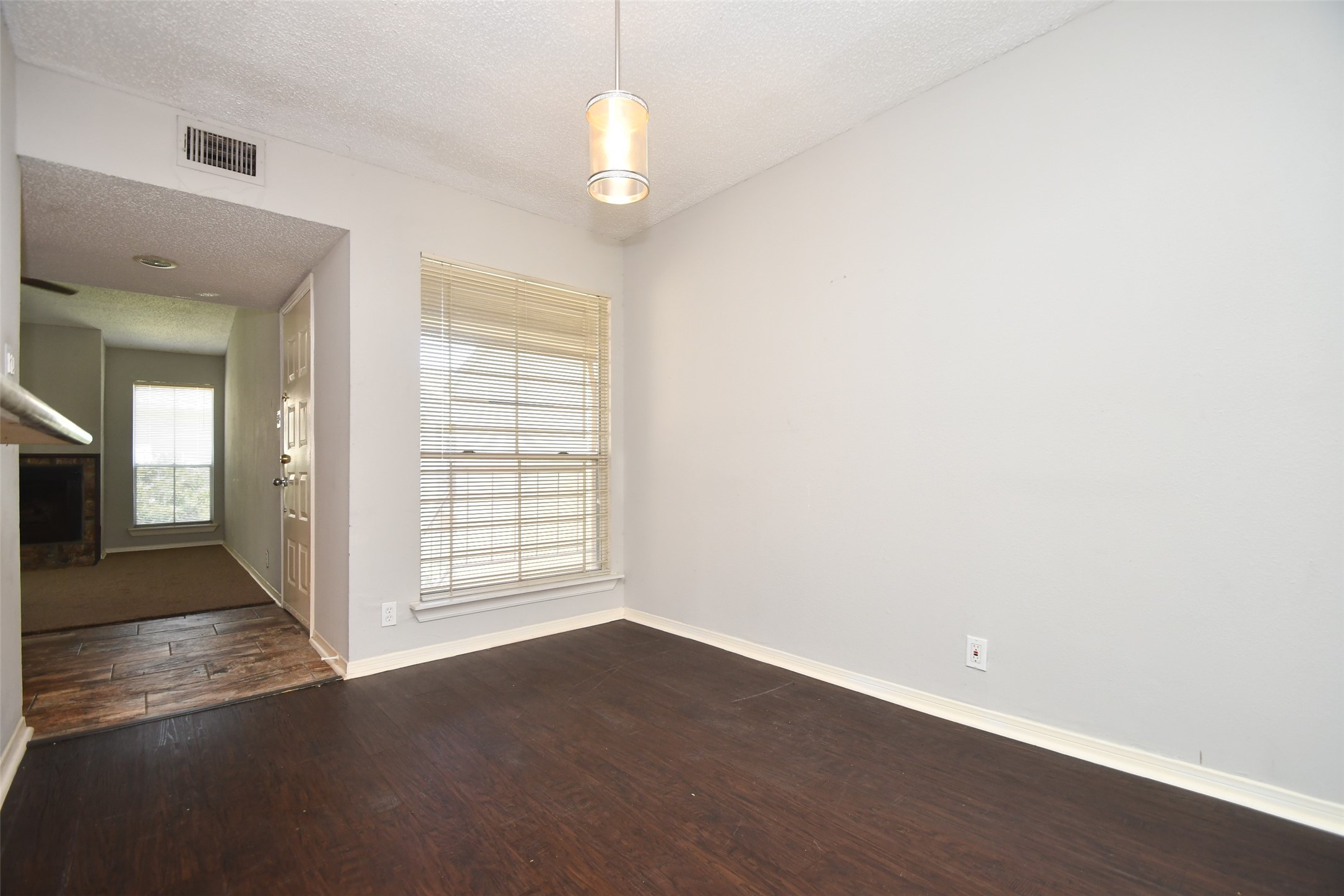 700 Thicket Lane, Unit 704 Houston, TX 77079 - Photo 21 of 44 Dining Room