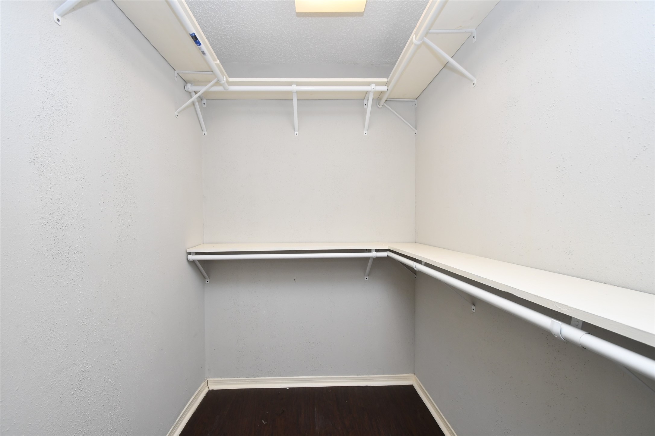 700 Thicket Lane, Unit 704 Houston, TX 77079 - Photo 28 of 44 Bedroom Closet