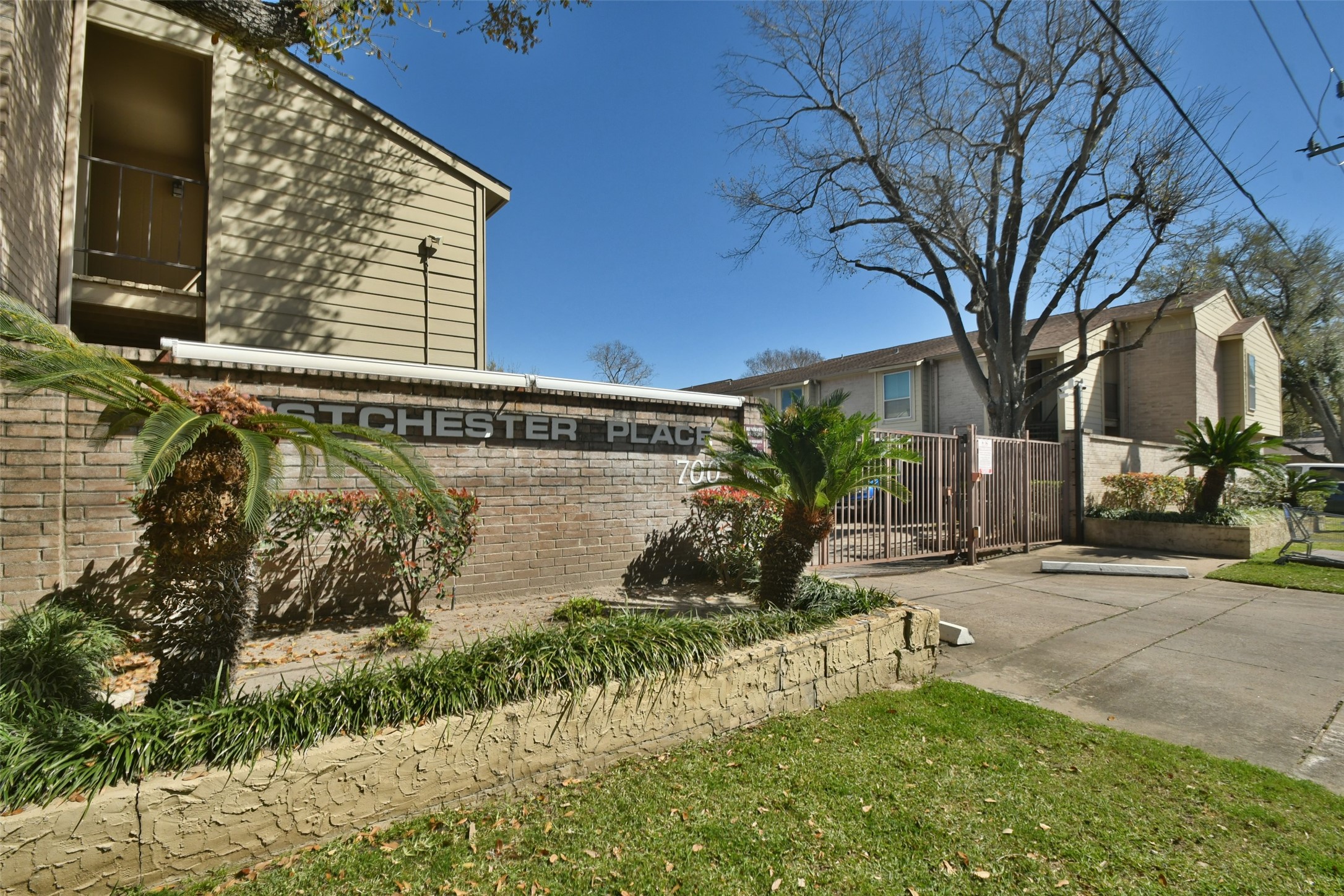 700 Thicket Lane, Unit 704 Houston, TX 77079 - Photo 43 of 44 Gated Entry
