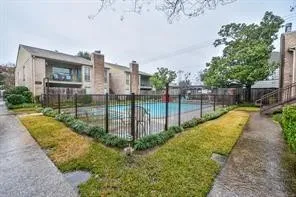 $1,150 | 700 Thicket Lane, Unit 704, Houston, TX 77079