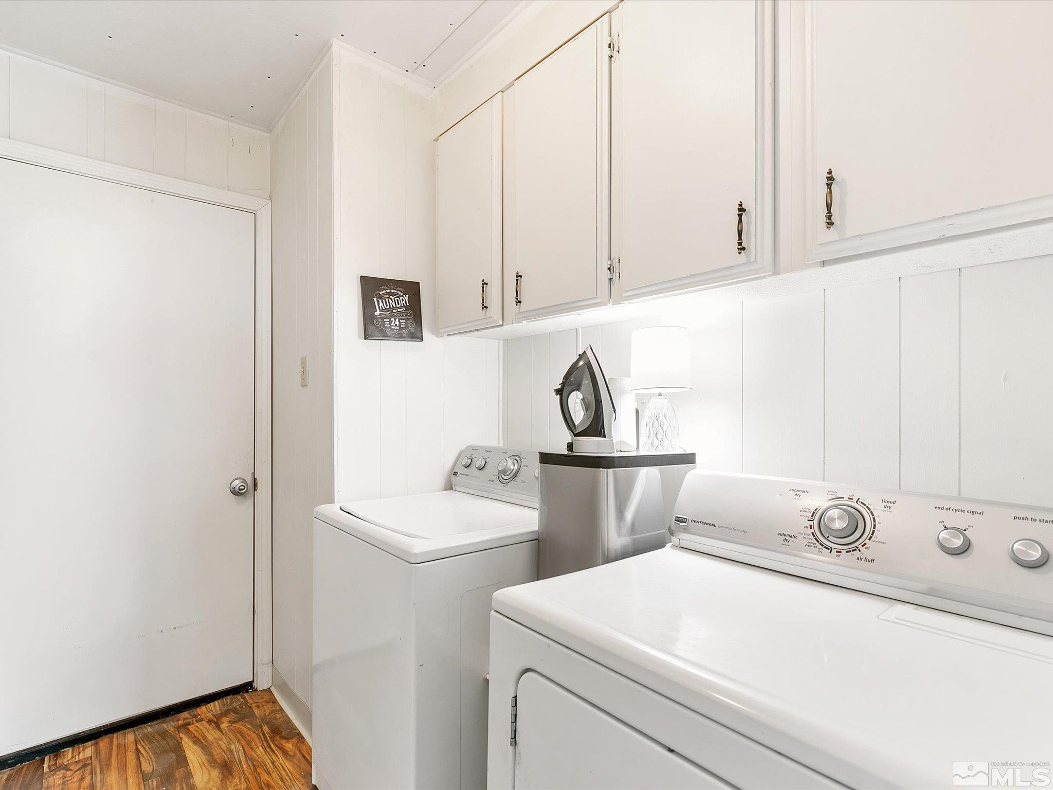17560 Thrush Lane Reno, NV 89508 - Photo 14 of 27 a utility room with dryer and washer