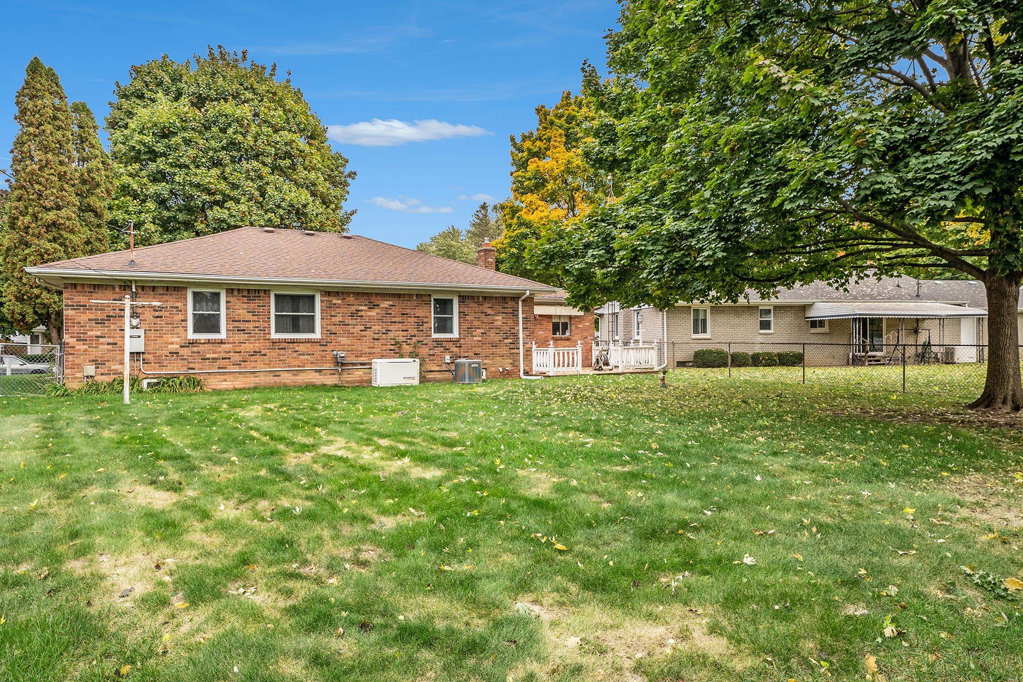 1368 Williamsburg Road Flint, MI 48507 - Photo 22 of 24 50093460-21.JPG