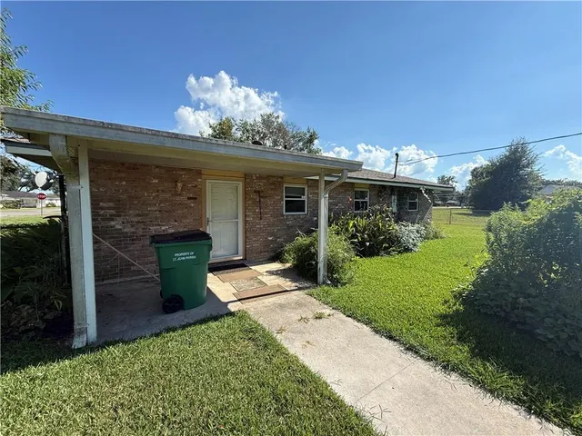 $2,000 | 1606 Main Street, Laplace, LA 70068