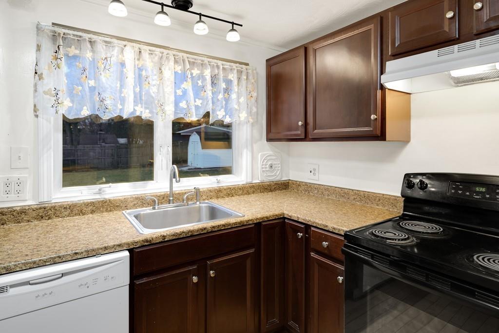 30 Brownlea Road Framingham, MA 01701 - Photo 10 of 40 Gallery Image 10