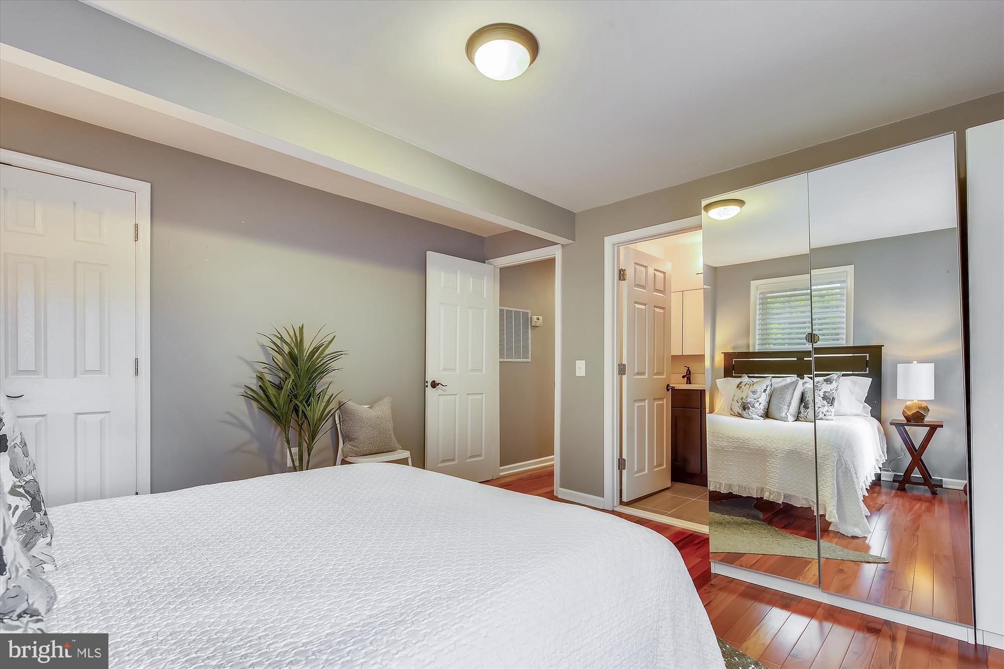 11520 Popes Head Road Fairfax, VA 22030 - Photo 13 of 20