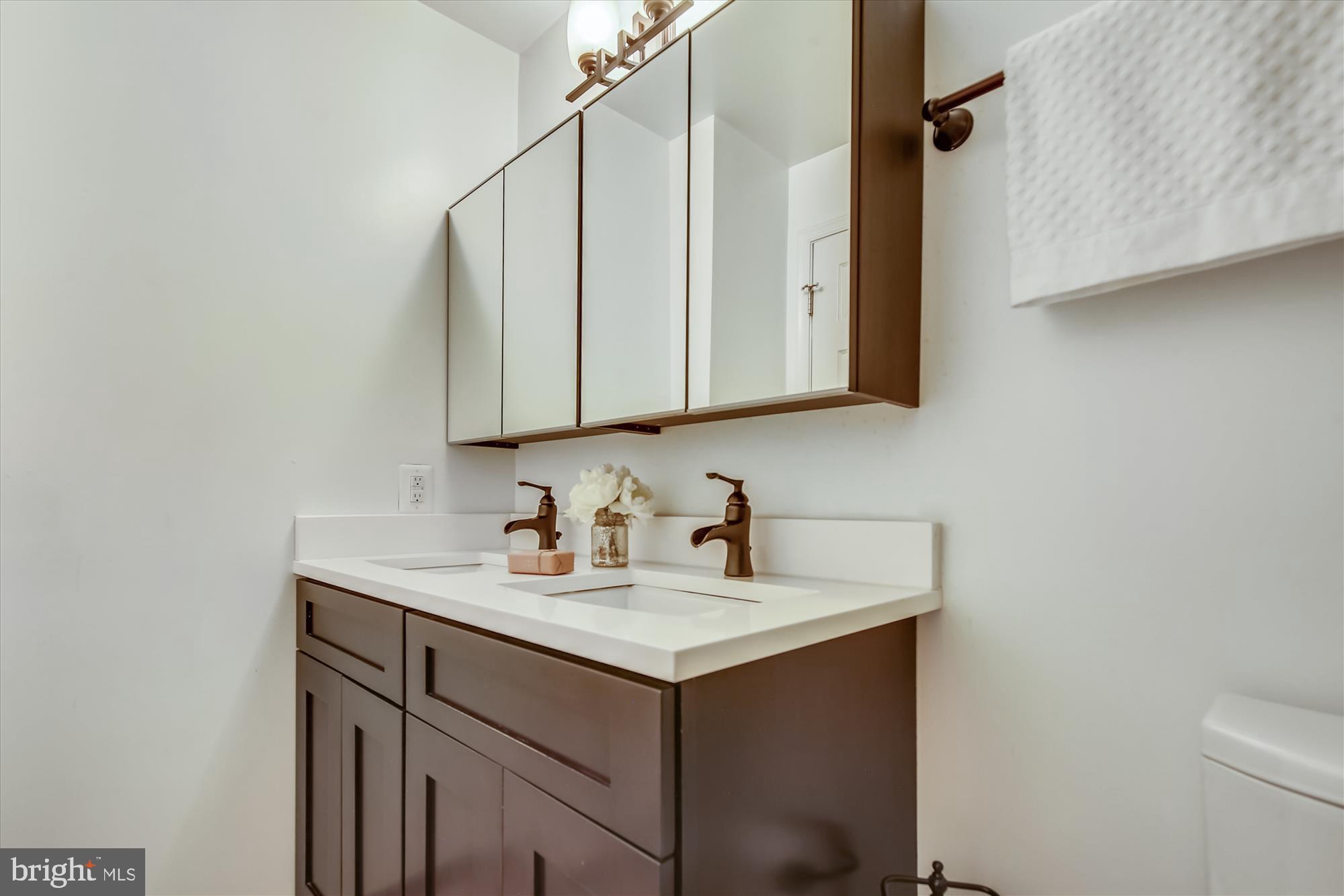 11520 Popes Head Road Fairfax, VA 22030 - Photo 15 of 20