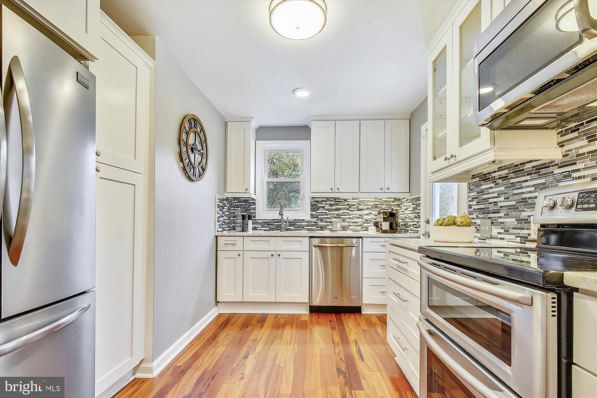 11520 Popes Head Road Fairfax, VA 22030 - Photo 8 of 20