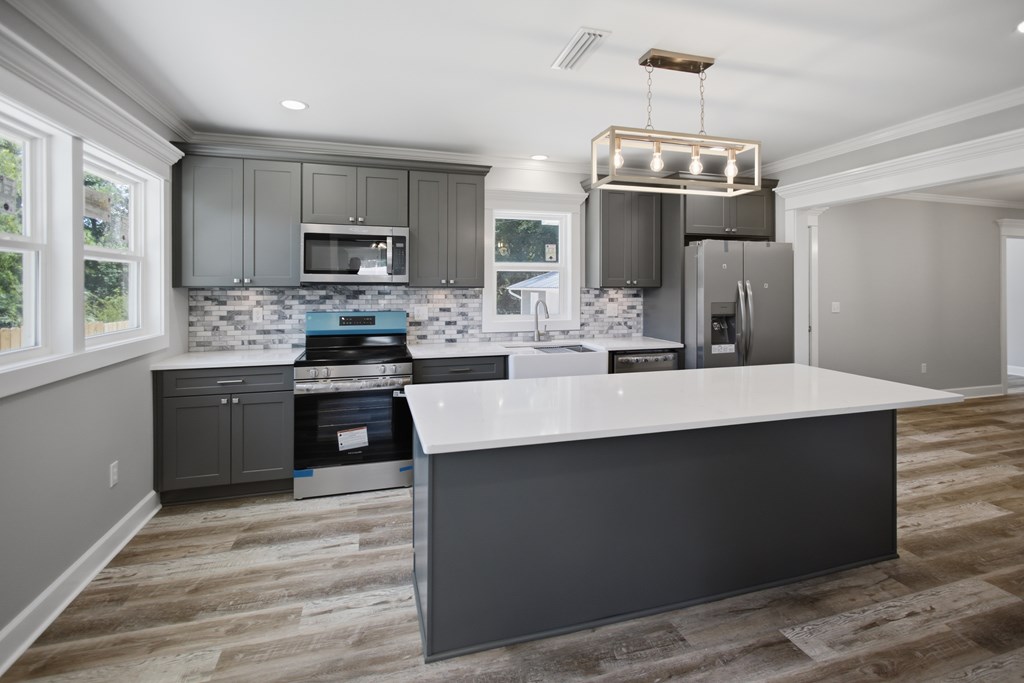 892 Claxton Avenue Elba, AL 36323 - Photo 7 of 53