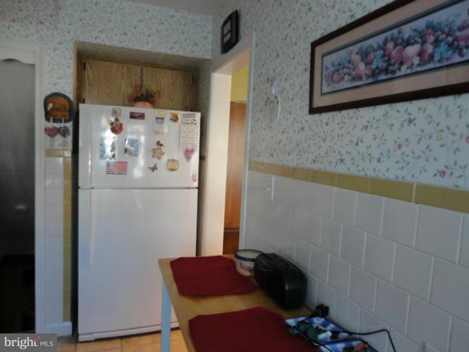 113 Riverthorn Road Baltimore, MD 21220 - Photo 5 of 9 Kitchen