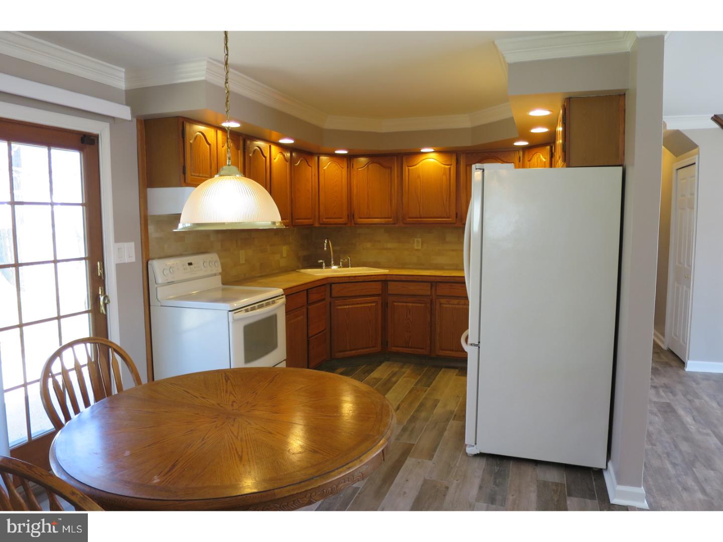 39 Horn Road Levittown, PA 19056 - Photo 2 of 13 Gallery Image 2