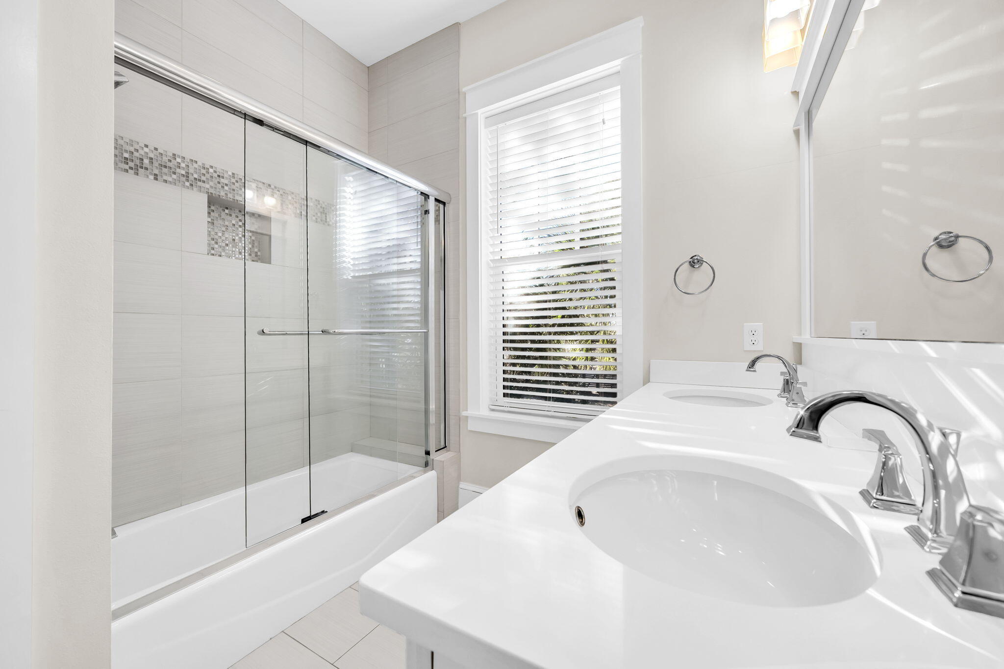 13 Eastern Lake Court Santa Rosa Beach, FL 32459 - Photo 34 of 58 a bathroom with a sink and a bathtub
