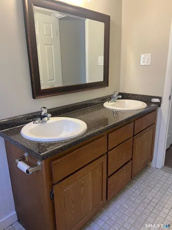 $2,950 | Undisclosed Address, Berlin, CT 06037