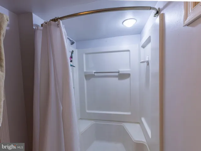 $385,000 | 7039 Crease Lane, Philadelphia, PA 19128