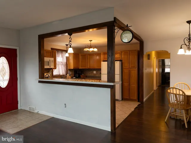 $385,000 | 7039 Crease Lane, Philadelphia, PA 19128