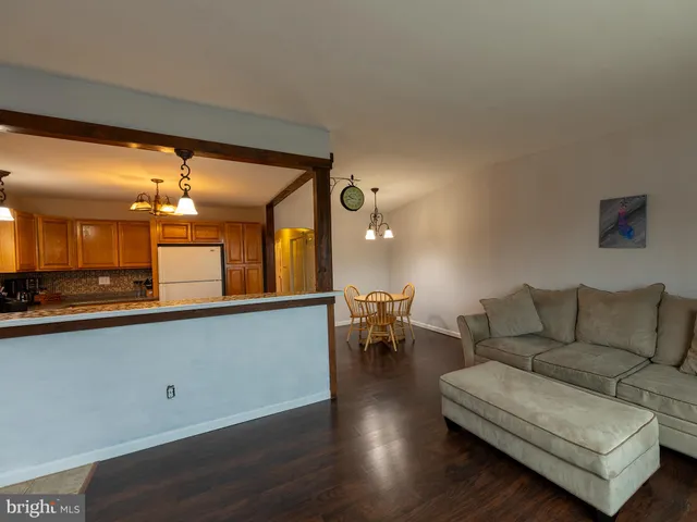 $385,000 | 7039 Crease Lane, Philadelphia, PA 19128