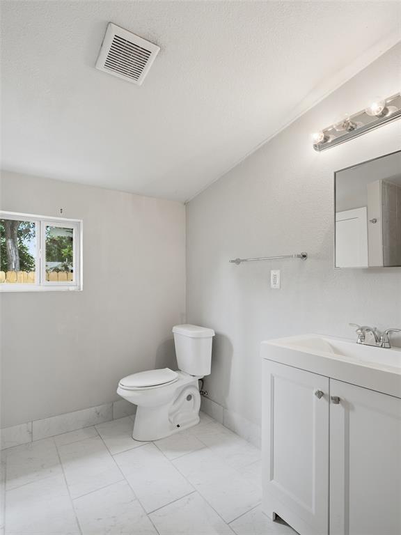 814 Westmount Avenue Dallas, TX 75211 - Photo 30 of 32