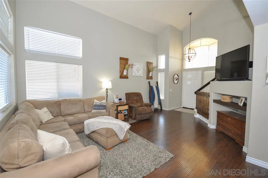 29707 Circle R Court Escondido, CA 92026 - Photo 6 of 25 Gallery Image 6