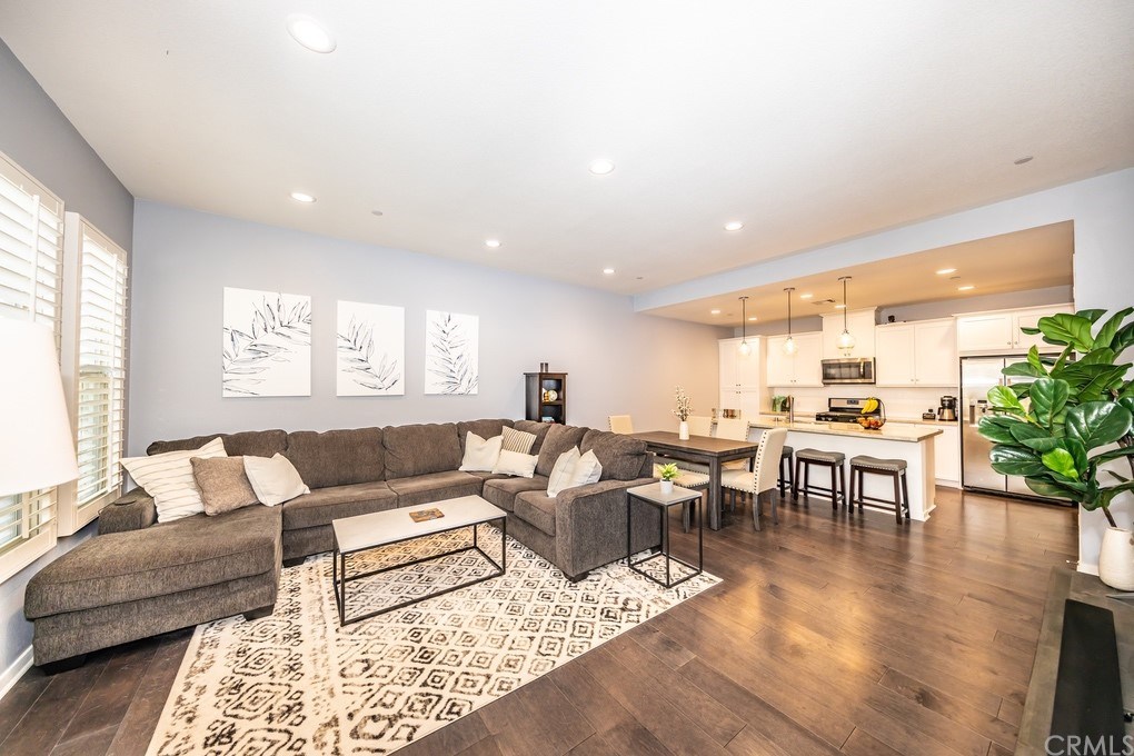 314 Trailblaze Irvine, CA 92618 - Photo 2 of 25 Gorgeous Real Wood Floors!