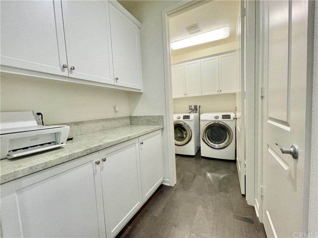 314 Trailblaze Irvine, CA 92618 - Photo 9 of 25 Space between Kitchen and Laundry can possibly be made into a home office space