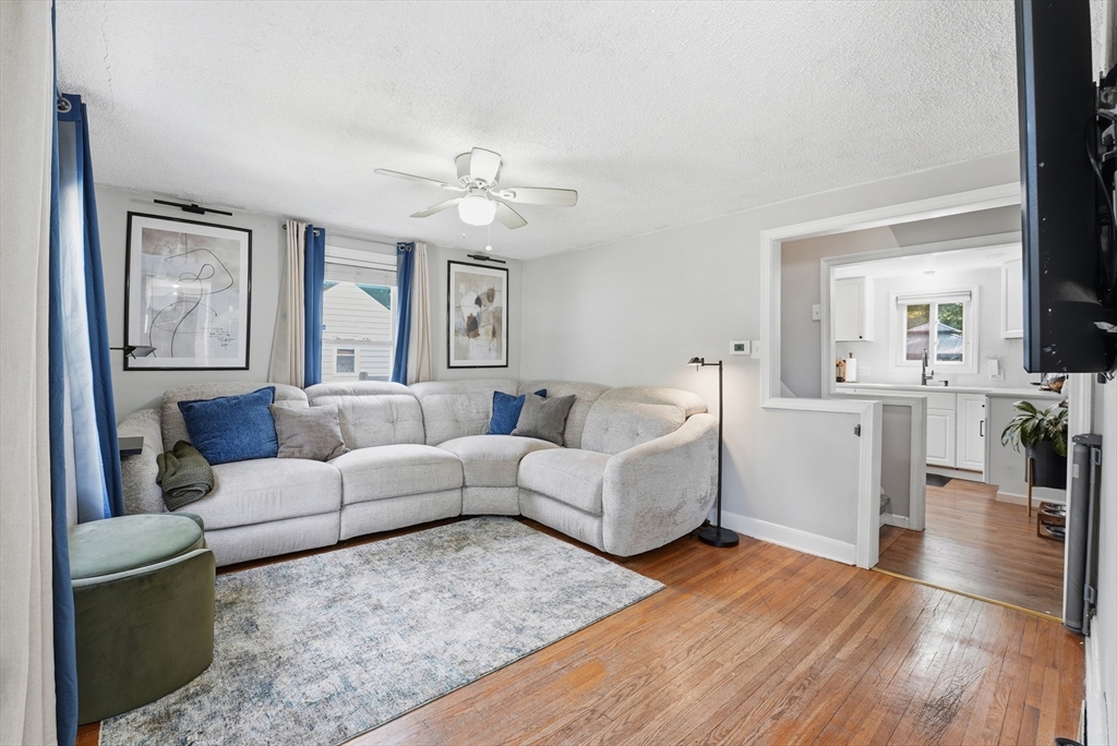154 Russell Street Springfield, MA 01104 - Photo 4 of 29