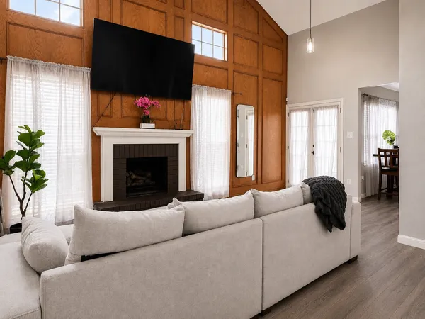 $1,800 | 11 Regency Lane, Houston, TX 77088