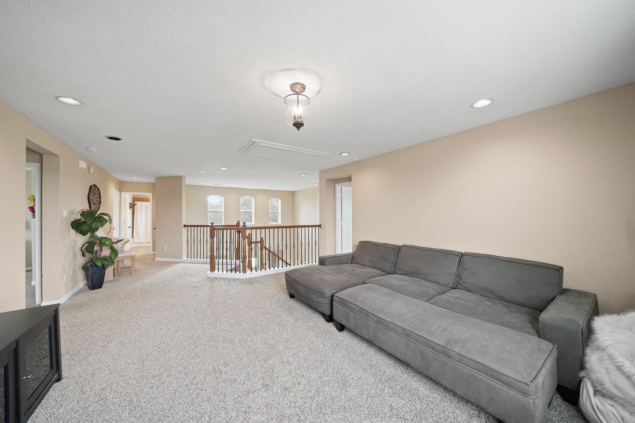 2502 J. R. Drive Manvel, TX 77578 - Photo 18 of 31 a living room with furniture