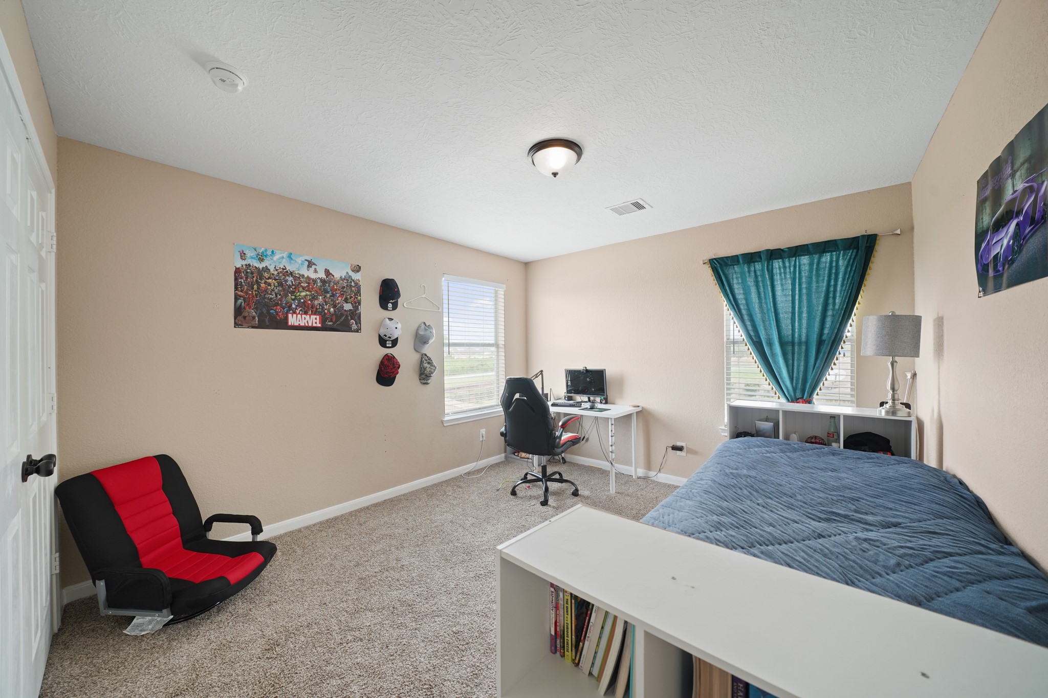 2502 J. R. Drive Manvel, TX 77578 - Photo 22 of 31 a living room with furniture and a large window