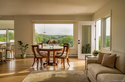 $1,995,000 | 5 Old Cross River Road, Katonah, NY 10536