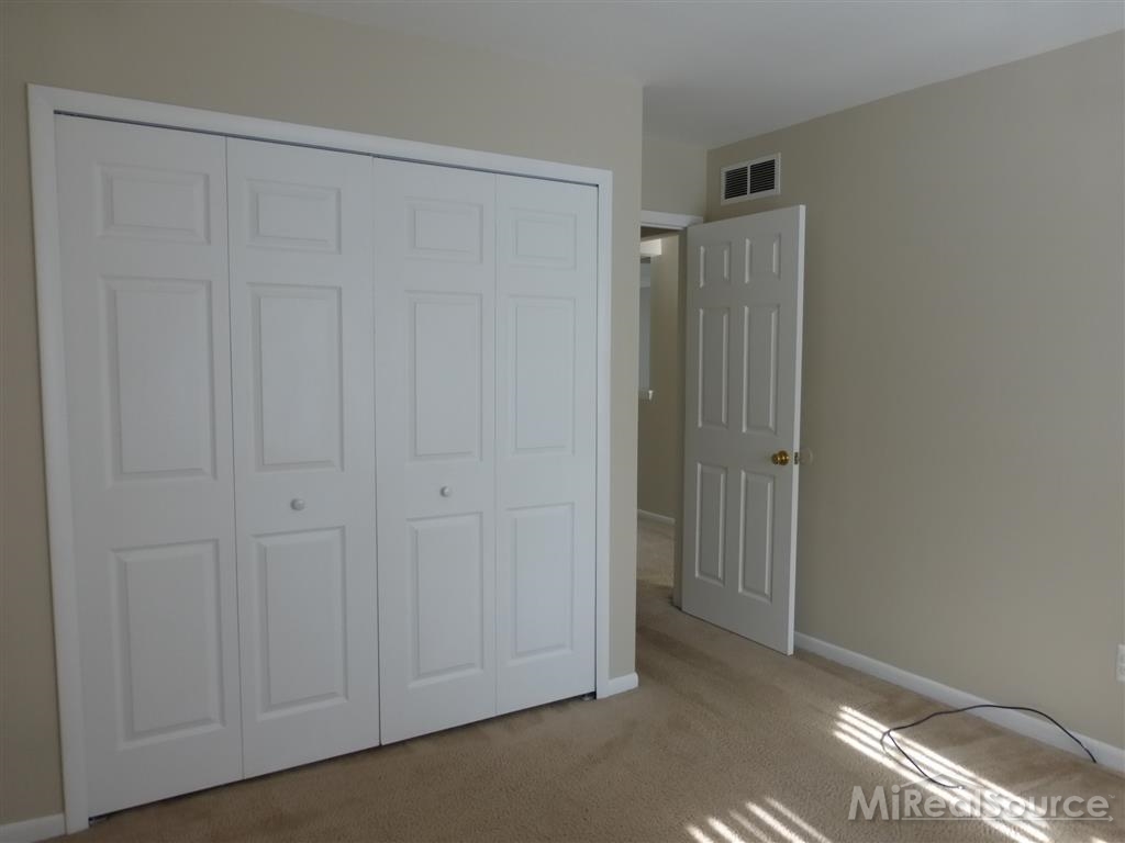 11643 Beaconsfield Road, Unit 95 Washington, MI 48094 - Photo 3 of 22 Guest Room