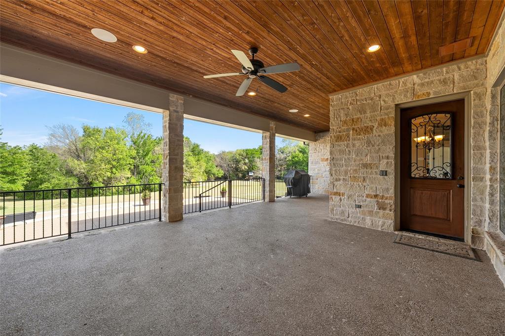 14690 Chapel Road Lorena, TX 76655 - Photo 29 of 40 a view of an empty room with windows