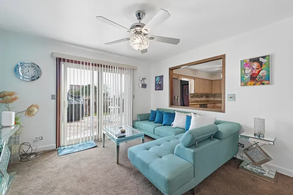 $430,000 | 861 Boone Drive, Carol Stream, IL 60188