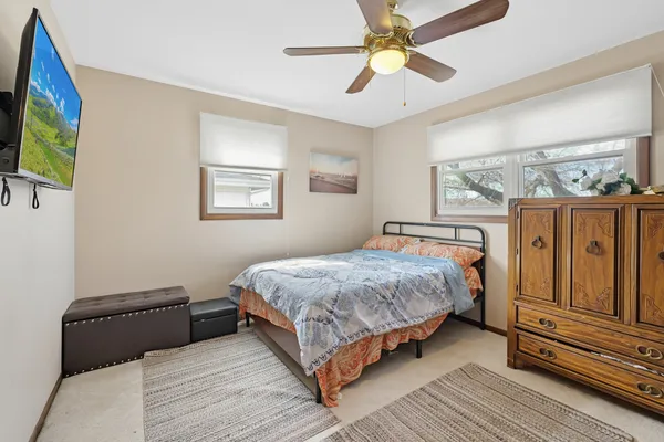 $430,000 | 861 Boone Drive, Carol Stream, IL 60188