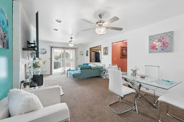 $430,000 | 861 Boone Drive, Carol Stream, IL 60188