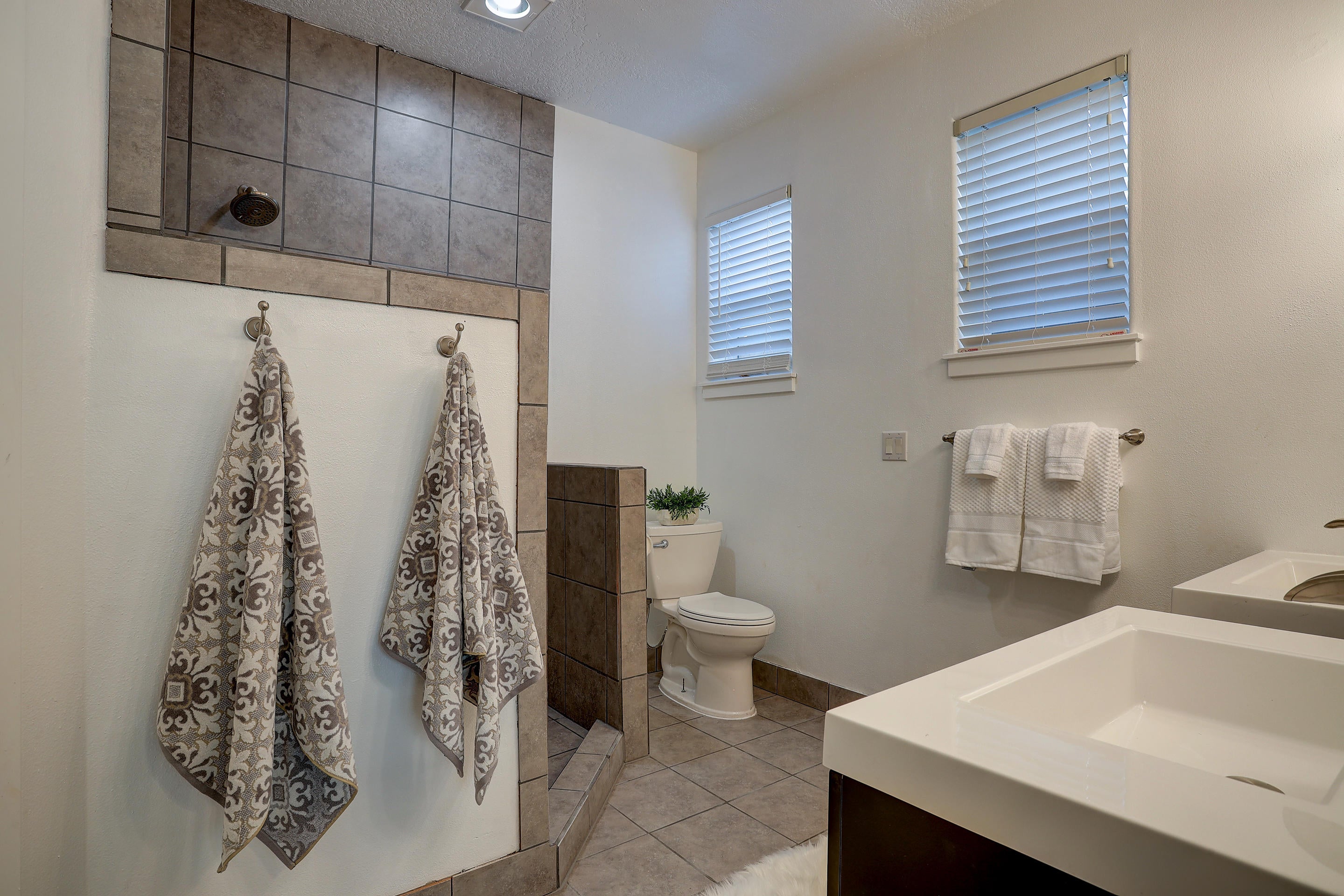 61472 Brosterhous Road Bend, OR 97702 - Photo 12 of 20 61472 Brosterhous Road MLS-22