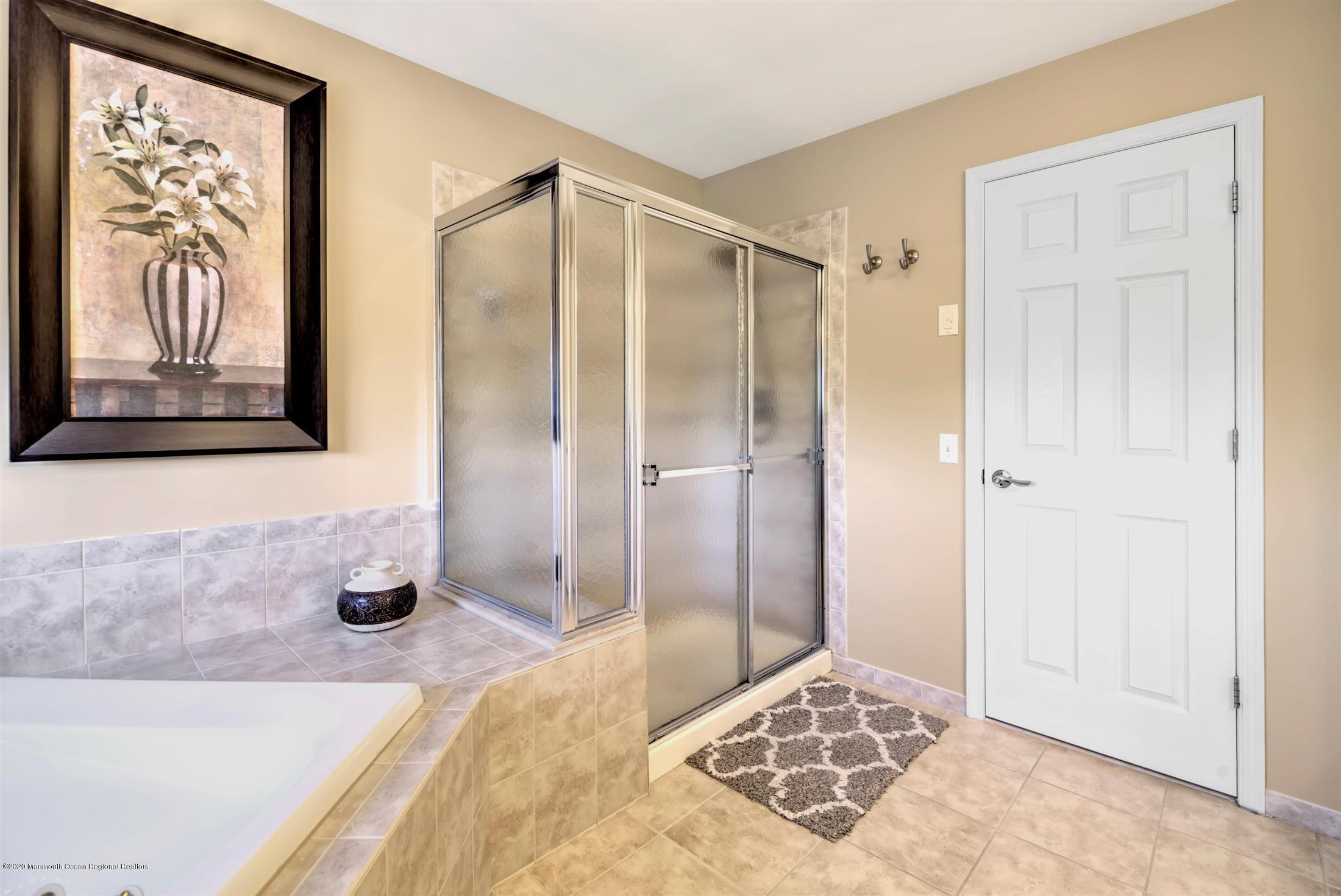 48 Bloomfield Road Manalapan, NJ 07726 - Photo 28 of 54 MASTER BATHROOM