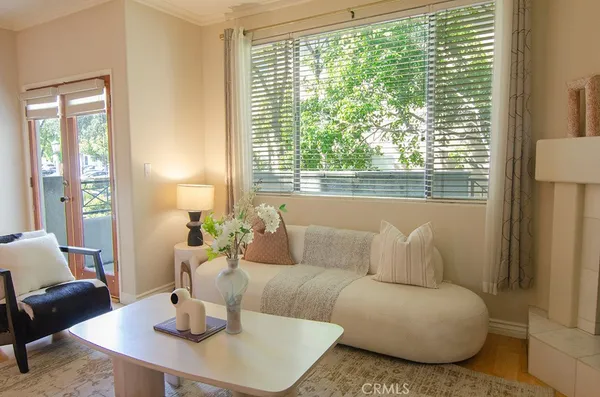 $848,000 | 240 South Mentor Avenue, Unit 2, Pasadena, CA 91106