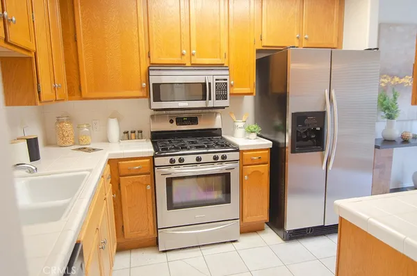 $848,000 | 240 South Mentor Avenue, Unit 2, Pasadena, CA 91106