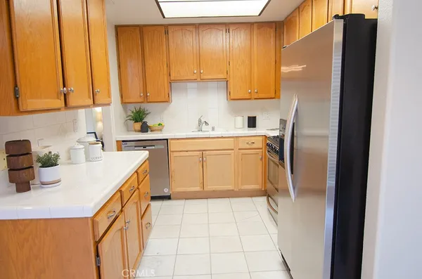 $848,000 | 240 South Mentor Avenue, Unit 2, Pasadena, CA 91106